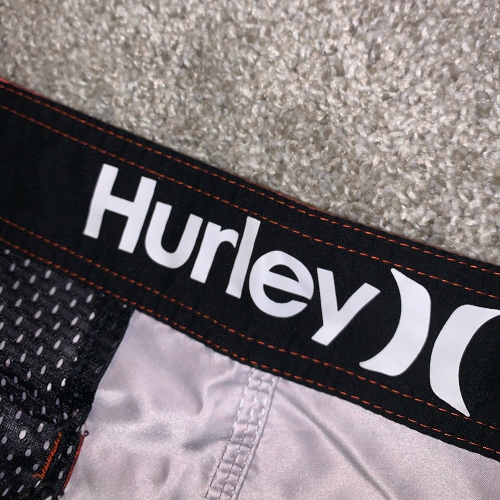 Hurley Red & Black Swim Trunks size Waist 30 - Picture 7 of 8